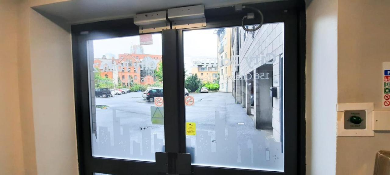 Lovely 2-Bedroom Apartment, Free Parking Manchester Exterior foto