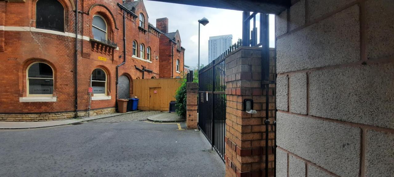 Lovely 2-Bedroom Apartment, Free Parking Manchester Exterior foto