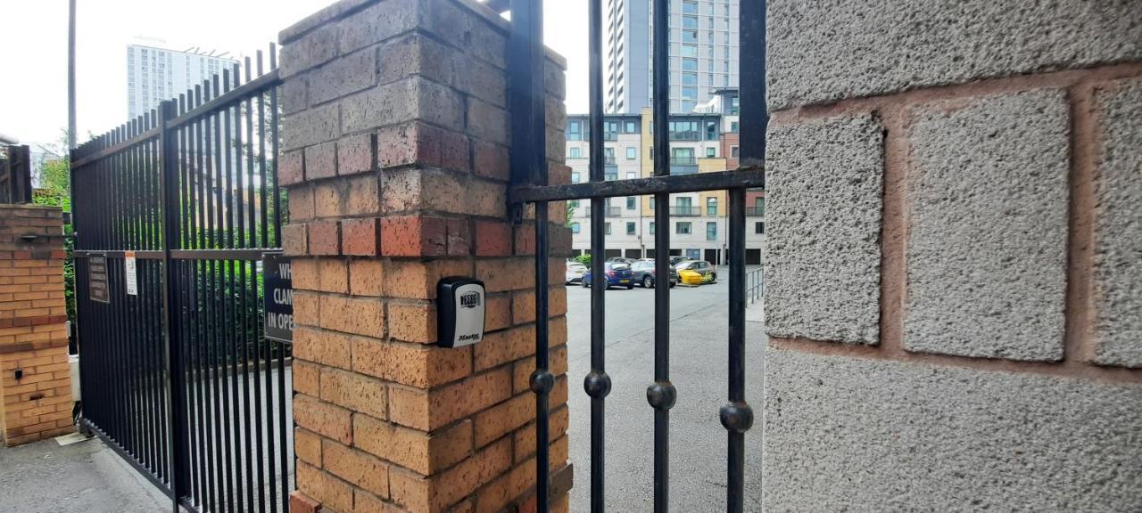 Lovely 2-Bedroom Apartment, Free Parking Manchester Exterior foto