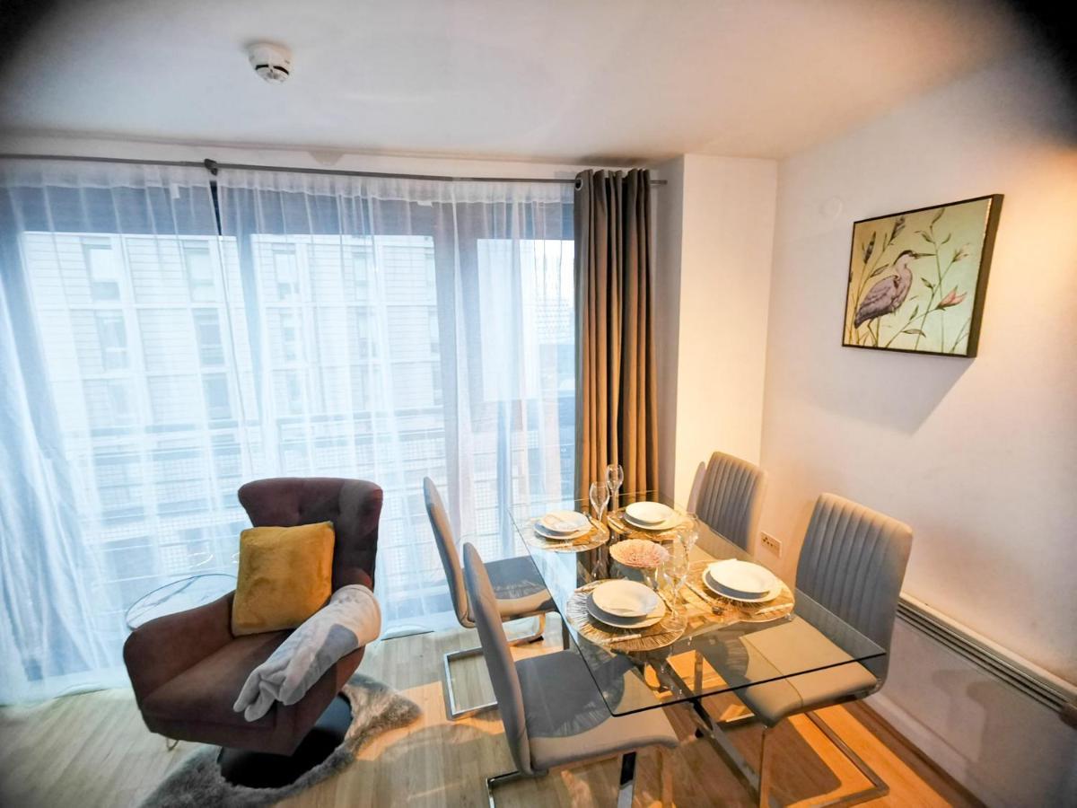 Lovely 2-Bedroom Apartment, Free Parking Manchester Exterior foto