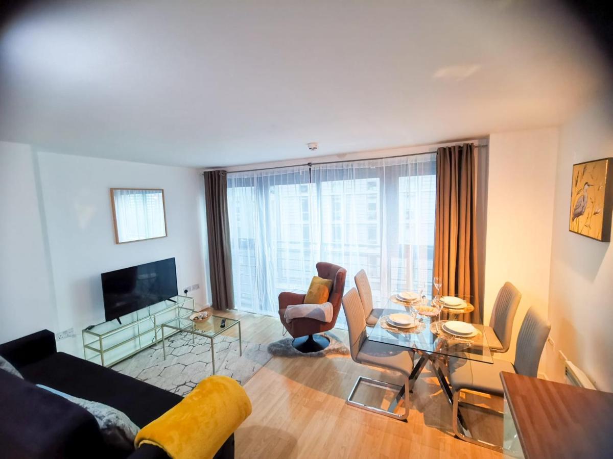 Lovely 2-Bedroom Apartment, Free Parking Manchester Exterior foto
