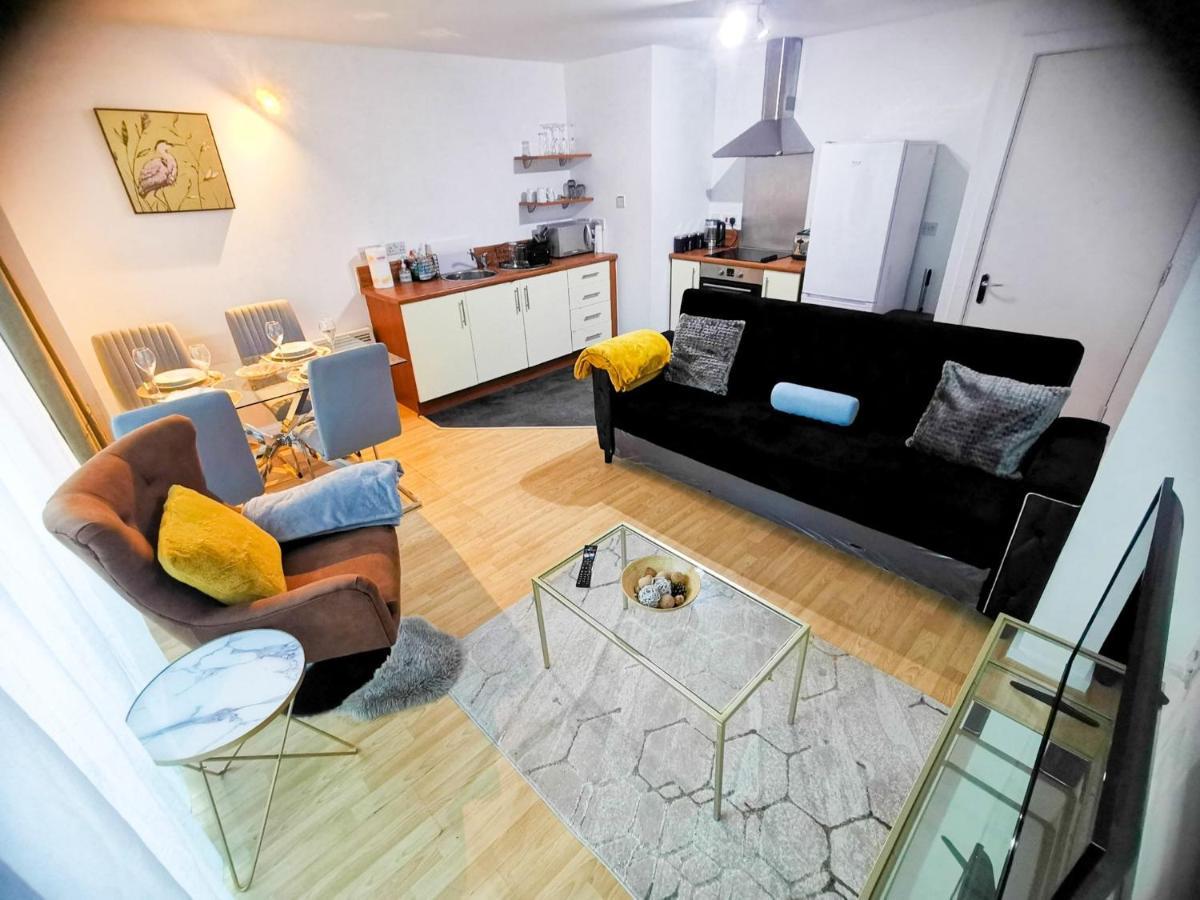 Lovely 2-Bedroom Apartment, Free Parking Manchester Exterior foto