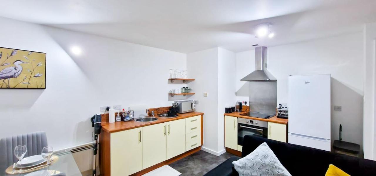 Lovely 2-Bedroom Apartment, Free Parking Manchester Exterior foto